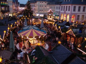 Vier Wochen lang wird der Weihnachtsmarkt für eine mehr oder weniger besinnliche Stimmung in der Innenstadt sorgen. Foto: Arbeitsgemeinschaft Trierer Weihnachtsmarkt