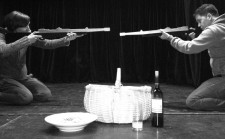 Das Katz-Theater zeigt derzeit im Kleinen Saal der Tufa das Stück "Picknick im Felde". Foto: privat