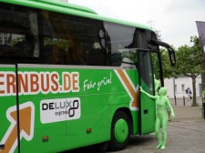 Neben der Farbe ändert sich auch das Angebot der "DeLux"-Busse. Foto: Johann Zajaczkowski