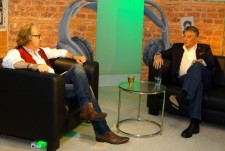 Moderator Axel Schweiss im Gespräch mit Thomas Kiessling. Foto: OK54