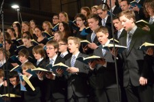 150 Stimmen aus Mädchenchor, Domsingknaben und Trierer Domchor musizieren gemeinsam mit dem Philharmonischen Orchester der Stadt Trier unter der Leitung von Domkapellmeister Thomas Kiefer. Foto: privat