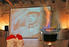 Feuerzangenbowle zum Trinken und zum Schauen. Foto: TIT/Jacobs
