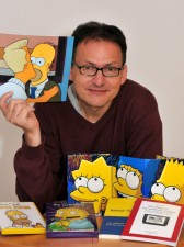 Erwin In het Panhuis stellt am Donnerstag an der Universität Trier sein Buch "Hinter den schwulen Lachern. Homosexualität bei den Simpsons" vor. Foto: Axel Bach