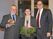 Ehrenpreisträger Thomas Schmitt mit seiner Frau Brigitte Flügel-Schmitt und Kulturdezernent Thomas Egger. Foto: Stadt Trier