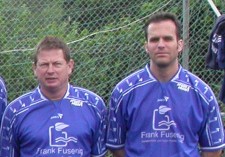 Wolfgang Schuler und 16vor-Herausgeber Christian Jöricke zusammen in der zweiten Mannschaft des SV Olewig (2005). Archiv-Foto: Christian Jöricke