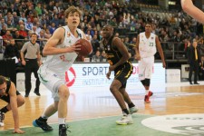 Andreas Seiferth (hier im Spiel gegen Ludigsburg) hofft, beim EM-Qualifikationsspiel gegen Luxemburg in der Arena mit dabei zu sein. Foto: Thewalt