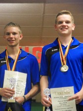 Nico Klink aus Trier und Patrick Bartz wurden als Duo Jugendmeister im Sportkegeln. Foto: privat